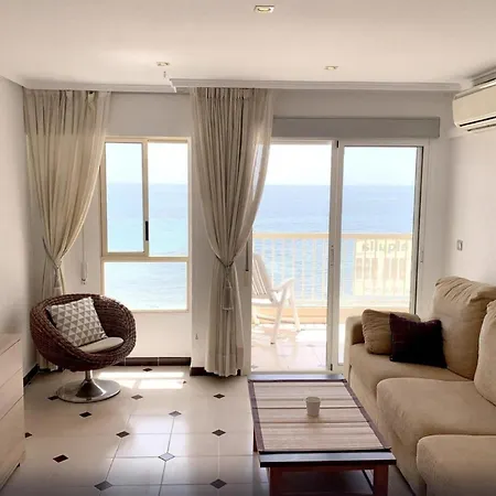 A 50 M De La Playa Espacioso Apartamento En